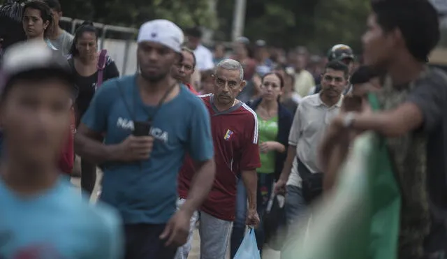 Miles de venezolanos siguen ingresando al Perú por la frontera en Tumbes