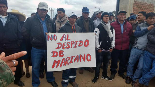 Comuneros protestan por despido de gerente de minera