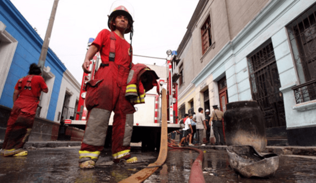 Solo hay 18 compañías de bomberos para 43 distritos de Lima [VIDEO]