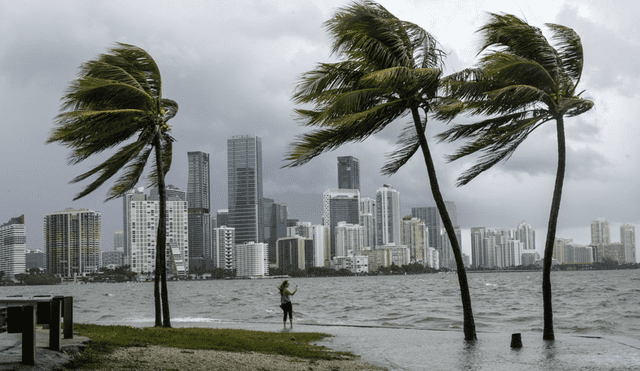 Florida en estado de emergencia por peligrosa tormenta subtropical Alberto