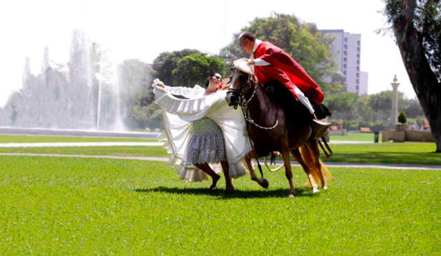 Celebra el Día del Caballo Peruano con exhibición en el Circuito Mágico del Agua 
