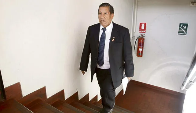 Alfredo Zegarra: "Esteban Valdez no saldrá de su cargo en el Promuvi"