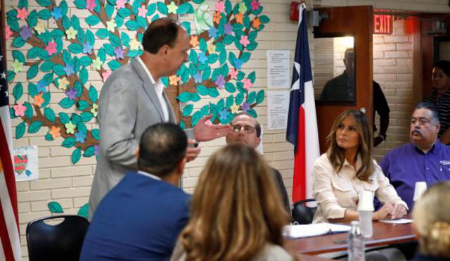 Melania Trump se reunió con niños separados de sus familias en Texas