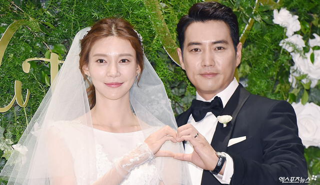 Cha Ye Ryun y Joo Sang Wook durante la celebración de su matrimonio (2017).