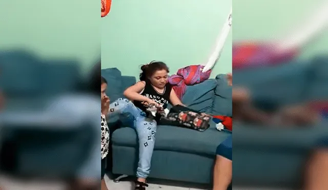 Facebook viral: niña se alegra por el regalo que le da su familia, lo abre y llora de decepción [VIDEO]