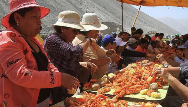 Hombre fallece atragantado producto del Festival del Camarón. Foto: La república.