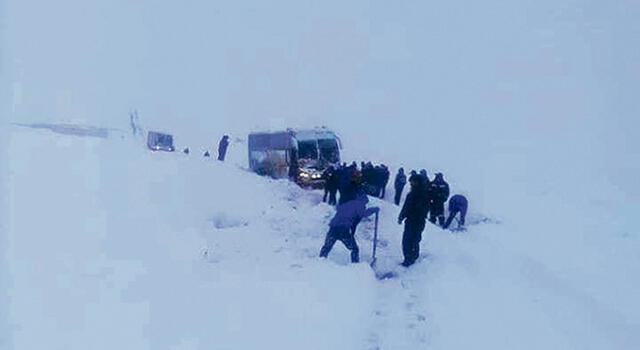Huaicos y nevadas afectan a provincias de Arequipa