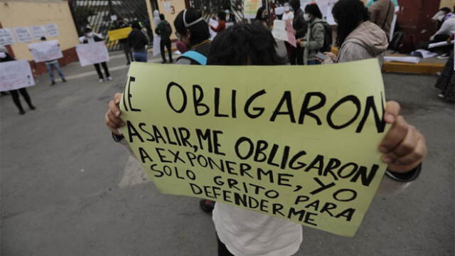 Alumnos de la Universidad Nacional Mayor de San Marcos realizan plantón en contra del examen de admisión virtual.  Créditos :Jorge Cerdan / La República.