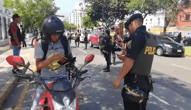 Miraflores: Policía despliega operativo de control de identidad en Óvalo Gutiérrez