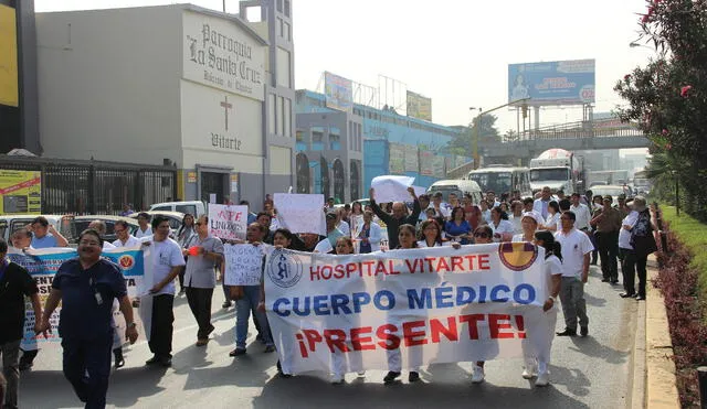 Ate: médicos de Vitarte trabajan en un hospital colapsado