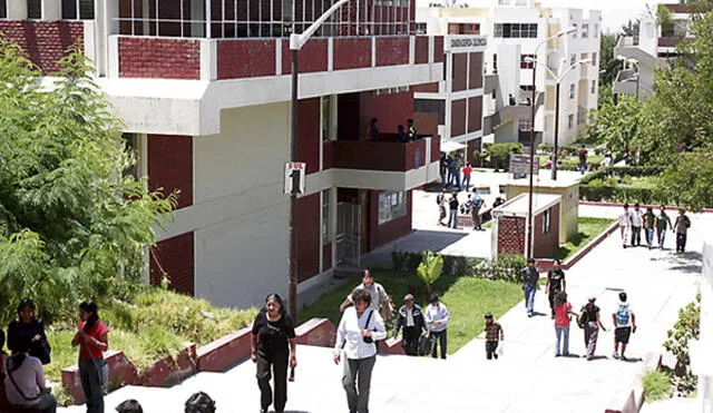 Arequipa: Tres alumnos Unsa ganan beca entre 2 273 competidores para curso en Sunass