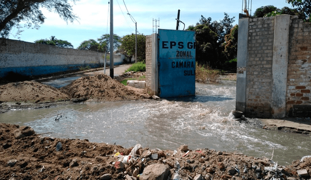 Sullana: colapsa tubería de desagüe en la misma empresa de saneamiento 