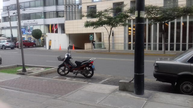 Piden estacionamientos para motocicletas en la vía pública