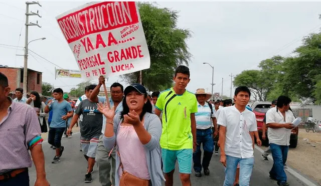 Familias damnificadas marchan para exigir más obras de reconstrucción [VIDEO]