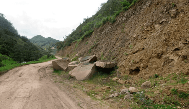 Dirección de Transportes inspecciona carretera El Empalme-Santa Cruz
