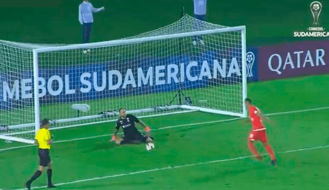 Futbolista fue despedido por fallar un penal en la Copa Sudamericana [VIDEO]
