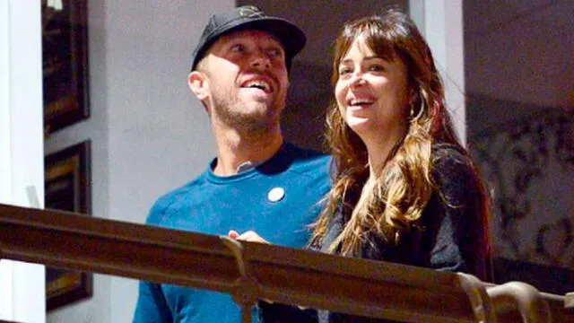 Dakota Johnson dirige videoclip de su pareja Chris Martin, líder de Coldplay 