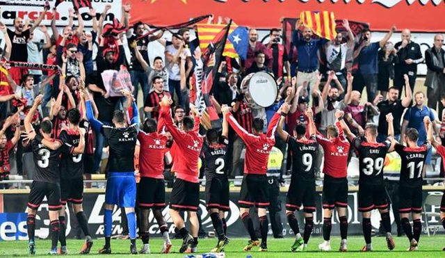 En La Liga española expulsaron a un club por deudas
