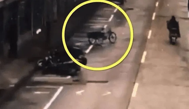 Facebook: cámaras captan misterioso triciclo que circulaba por las calles sin conductor [VIDEO]