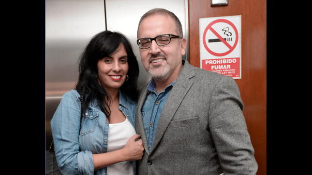 Hija de Alan García impacta con selfie en toalla tras ducharse