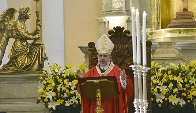 Monseñor pide autoridades no ceder a "tentaciones" que dañan a la familia