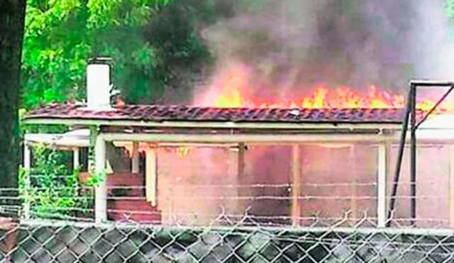 Manifestantes quemaron la casa natal de Hugo Chávez