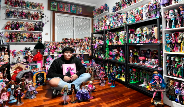 Ethan L. Carballo tiene una colección de más de mil muñecas Monster High.