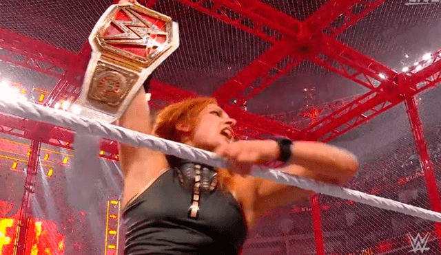 Becky Lynch retuvo su título femenino. Créditos: WWE