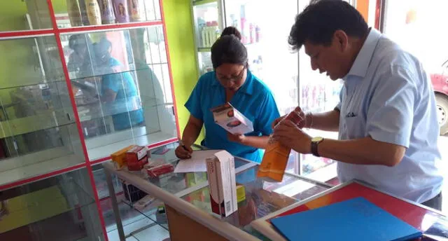 Hallan medicinas vencidas en farmacia clandestina de Tacna