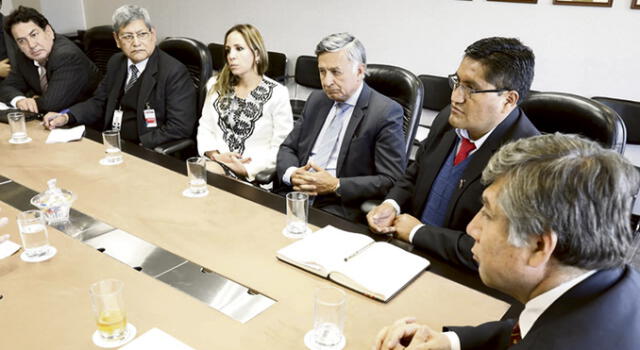 pedido. Ministro Miguel Estrada se reunió con tacneños.
