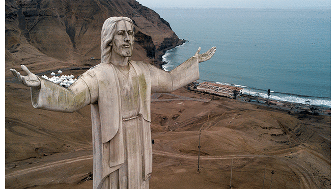 Futuro del Cristo del Pacífico genera debate entre los peruanos. Foto: AFP