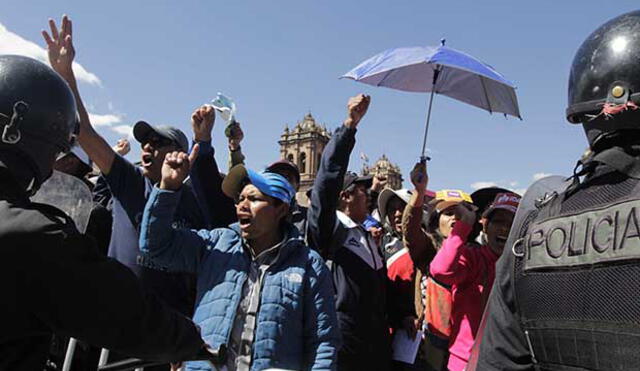 Cusco, entre fiesta y protesta