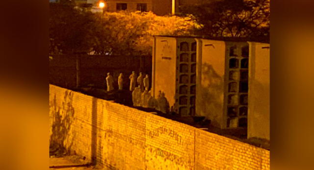 El acto se realizó en horas de la madrugada.