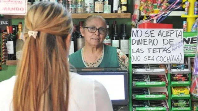 Dueña de tienda rechaza billetes guardados entre los senos de las clientas