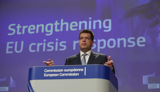 Comisionado de Gestión de Crisis de la UE, Janez Lenarcic, en conferencia. Foto: AFP.