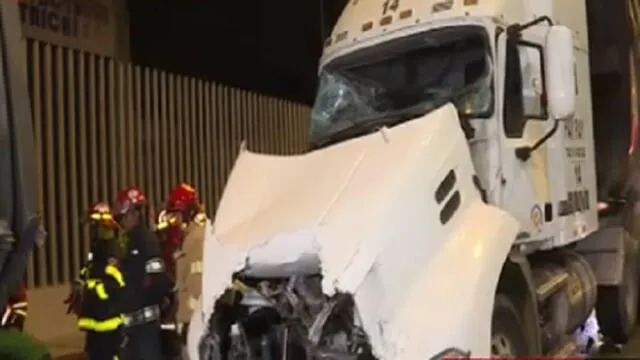 Cercado de Lima: camiones chocaron por exceso de velocidad en avenida Argentina [VIDEO]