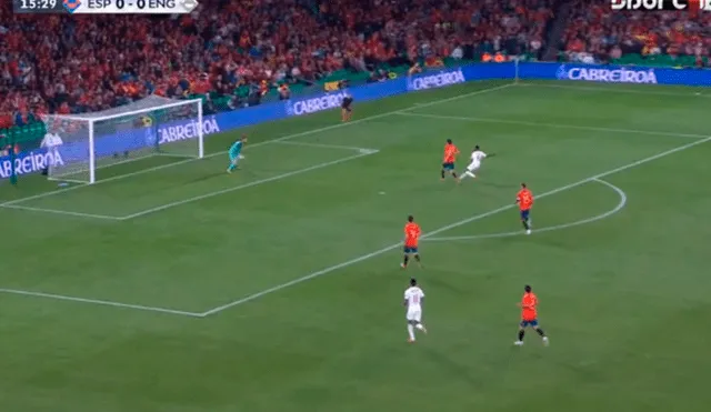 España vs Inglaterra: fuerte disparo de Sterling para el 1-0 [VIDEO]