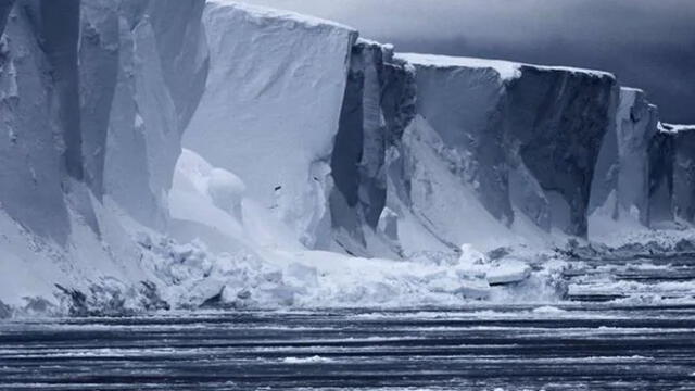 Muralla de hielo se derrite en la Antártida. Foto: AFP.