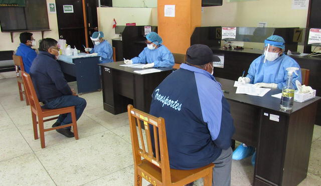 Tomaron pruebas de coronavirus a trabajadores. Foto: Dirección Regional de Transportes de Tacna.