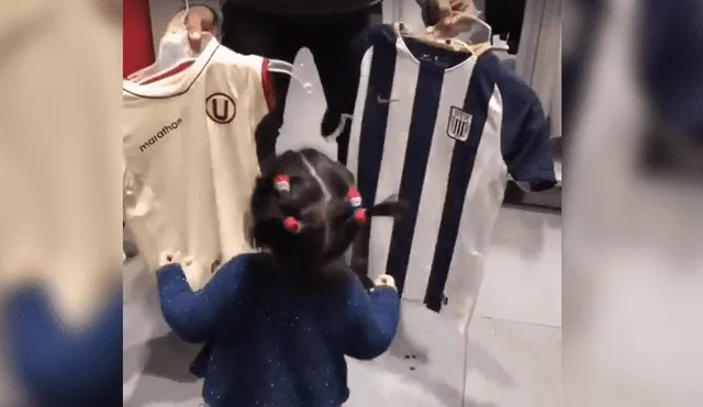 Facebook: niña sorprende a sus padres al elegir esta camiseta entre Alianza y la 'U' [VIDEO]