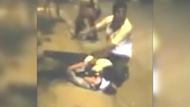 Vecinos ajustician a golpes a pareja que tenía intimidad en un parque de Trujillo [VIDEO]