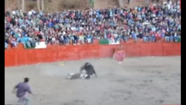 Áncash: jinete no pudo dominar al toro y recibió una brutal cornada [VIDEO]