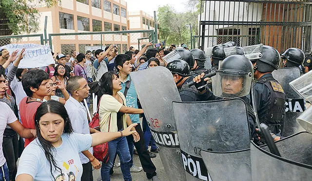 Cinco estudiantes de la UNP detenidos en protesta