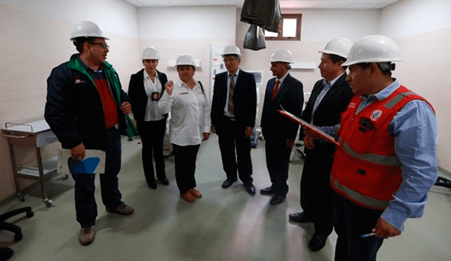 Ministra de Salud viajó a Ayacucho para supervisar construcción de nuevo hospital