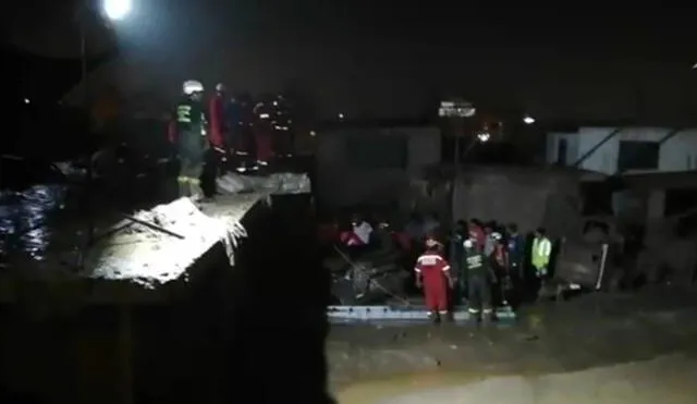 Dos personas fallecieron en La Rotonda, Tacna, por los huaicos que azotan la zona (Foto: Twitter Elar Cóndor)