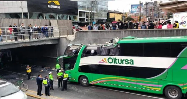 Bus interprovincial impacta contra puente Villarán y deja tres heridos [VIDEO]