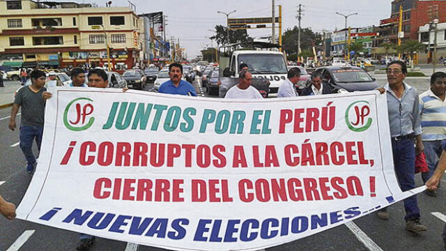 Chimbotanos piden que se cierre el Congreso y se convoque a nuevas elecciones