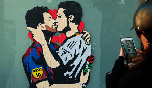 France Football crea polémica al publicar imagen de Cristiano y Messi besándose [FOTO]