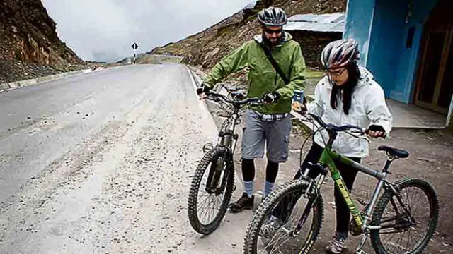 Cusco: Dircetur prohíbe ciclismo en ruta de Huayopata