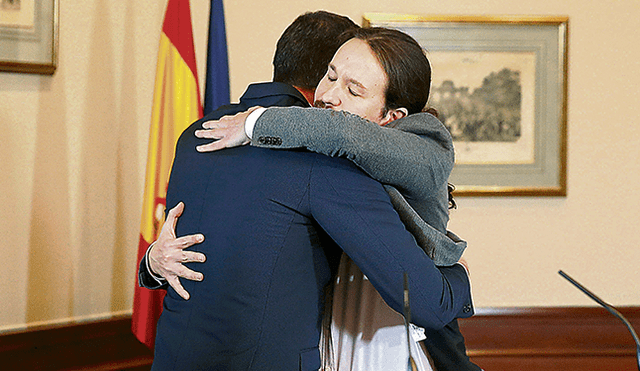 Pedro y Pablo. Líderes de PSOE y UP se dieron un abrazo histórico en Diputados.